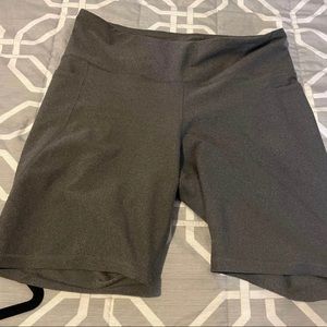 Old navy powersoft bike short 8 inch